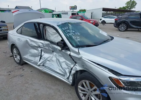 2020 Volkswagen Passat 2.0T S z USA, uszkodzony, nr VIN 1VWAA7A32LC009172